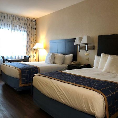 Days Inn By Wyndham Grants Kültér fotó