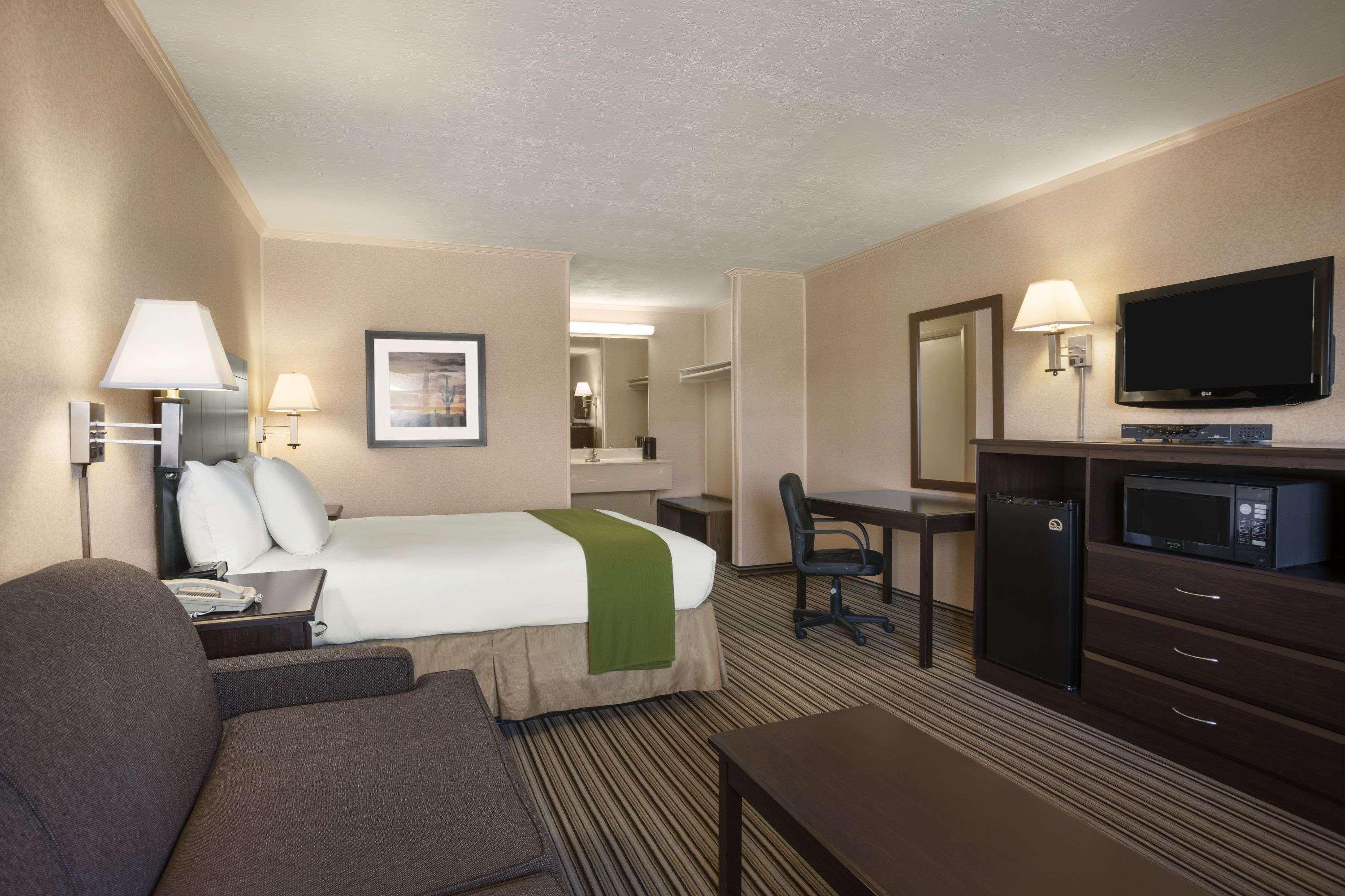 Days Inn By Wyndham Grants Kültér fotó
