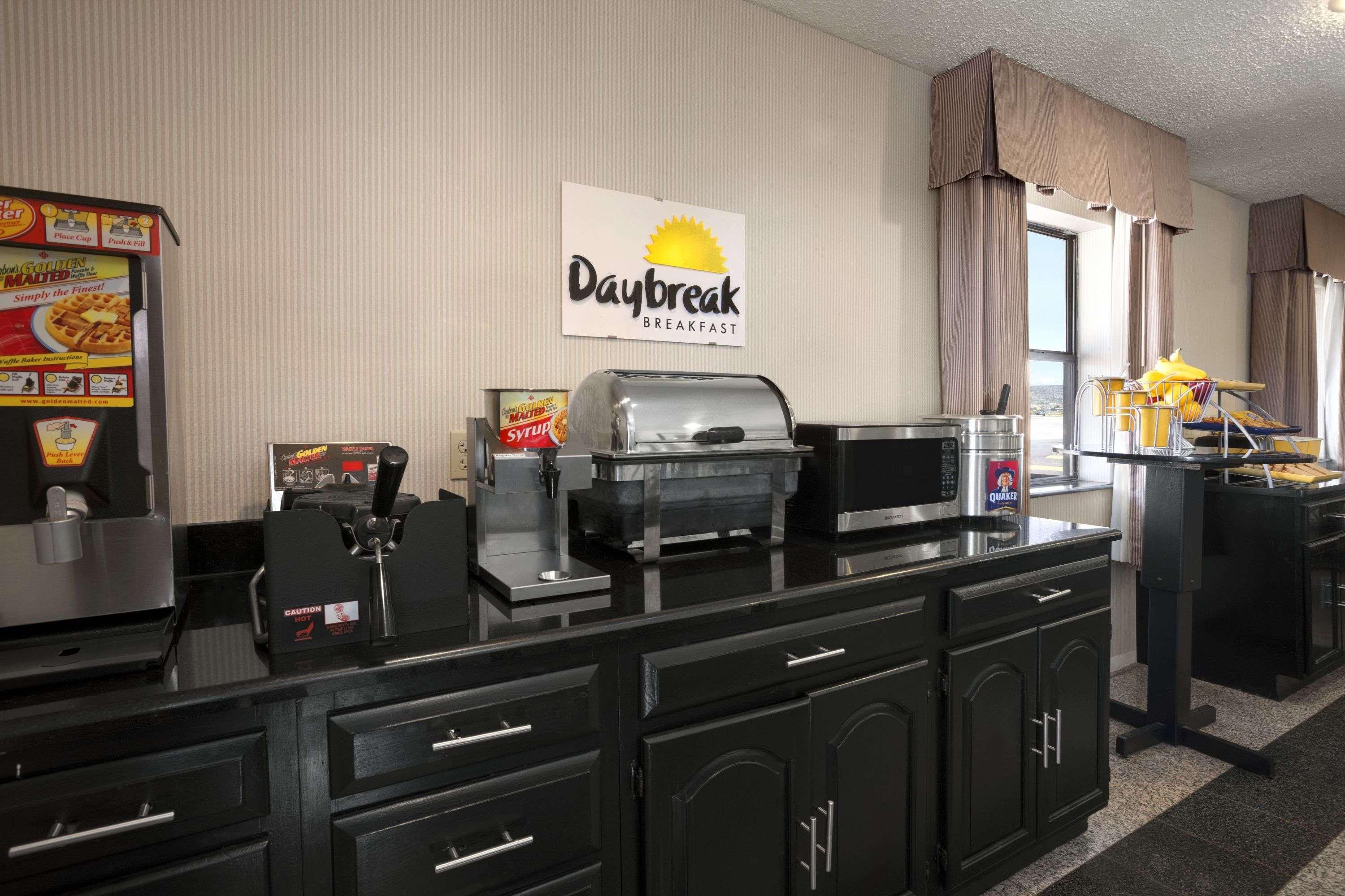 Days Inn By Wyndham Grants Kültér fotó